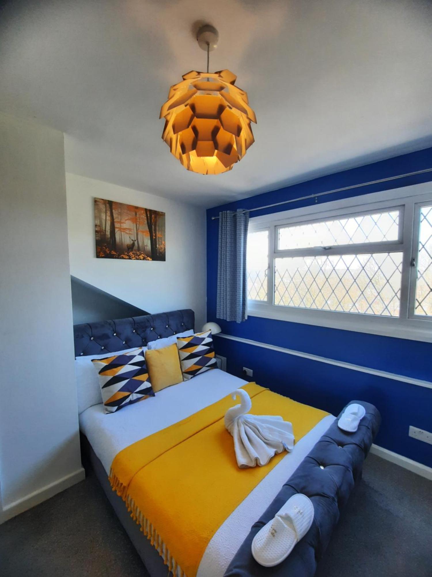 Home In Woodhouse, Leeds,Free 4 Car Parking,Free Wifi Leeds  Exterior foto